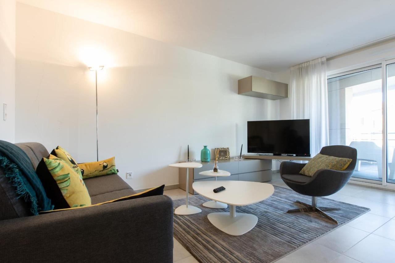 Renovated 2-Br Apartment With Terrace And Pool Кан Екстериор снимка